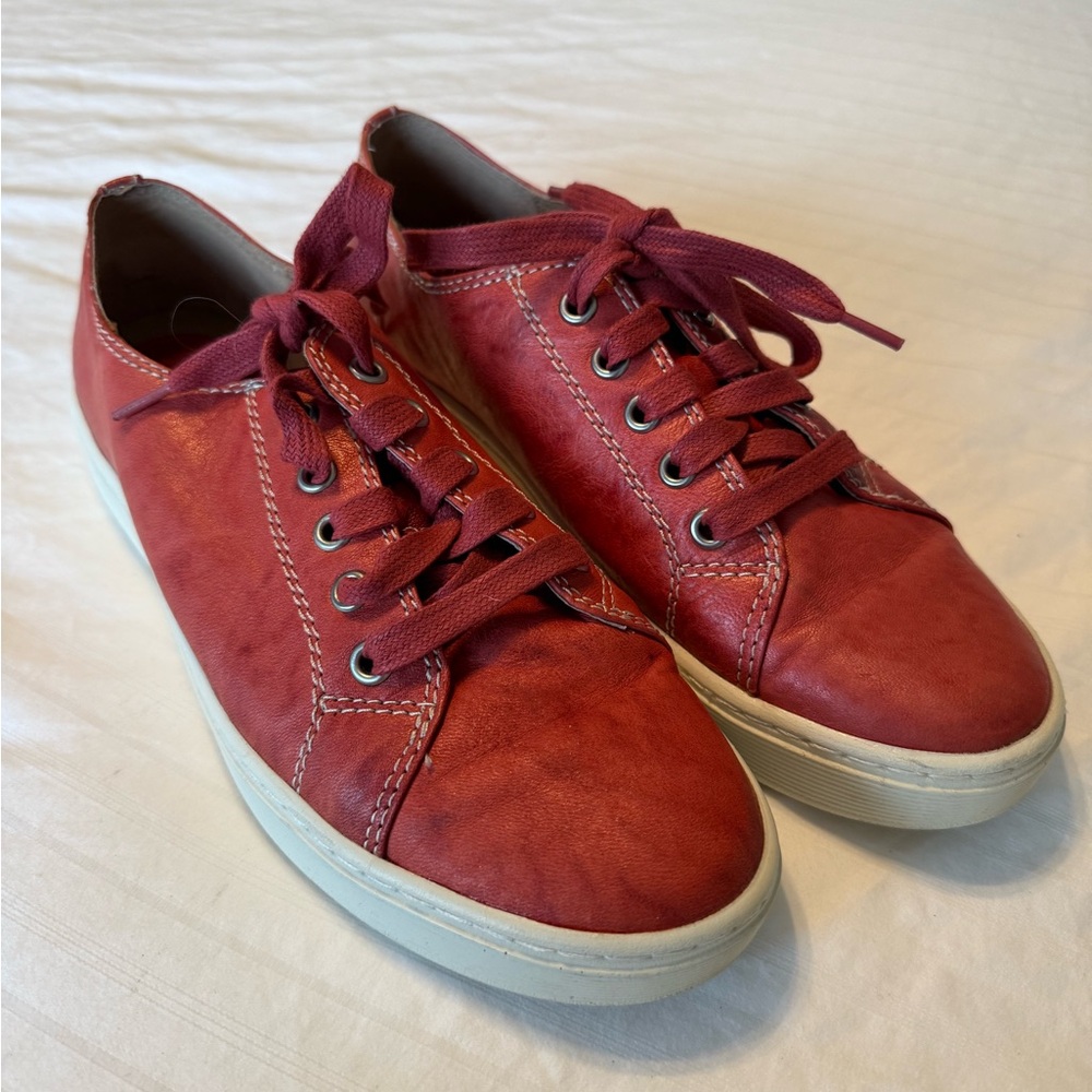 Sofft Women's Red Leather Sneakers